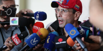 Jorge Rodríguez, Bernabé Gutiérrez, Timoteo Zambrano y Henrique Capriles entran a la AN