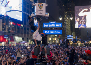 Nueva York se echa a la calle y sueña con los Knicks