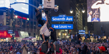 Nueva York se echa a la calle y sueña con los Knicks