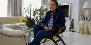 Raphael, de vuelta tras su hospitalización: «Si te digo que no me asusté, mentiría»