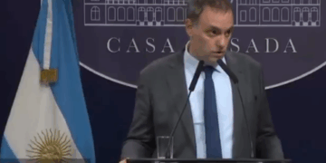 Argentina dice que la salida de asilados en Embajada comenzó a gestionarse hace meses