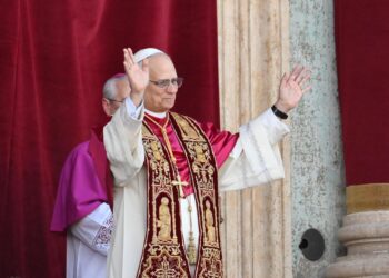 Primer discurso del papa León XIV: Un llamamiento a la paz y a una Iglesia abierta a todos