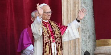 Primer discurso del papa León XIV: Un llamamiento a la paz y a una Iglesia abierta a todos