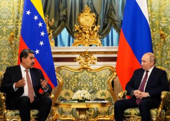 Putin y Maduro celebran en el Kremlin 80 años de Victoria y de relaciones diplomáticas