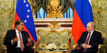 Putin y Maduro celebran en el Kremlin 80 años de Victoria y de relaciones diplomáticas