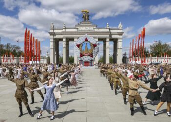 Moscú se engalana y redobla la seguridad para celebrar el 80º aniversario de la Victoria