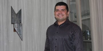 Kabir Mendoza: Educar sin maltratar es el gran desafío de los padres de hoy