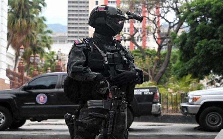 "Ya hoy llevamos capturados más de 50 mercenarios que ingresaban a poner bombas o hacer ataques violentos al país", afirmó el izquierdista durante el cierre de campaña electoral del oficialismo en Caracas. Foto: Archivo