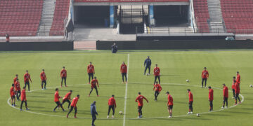 Chile va por un triunfo milagroso ante la campeona Argentina que tiene a Messi de vuelta