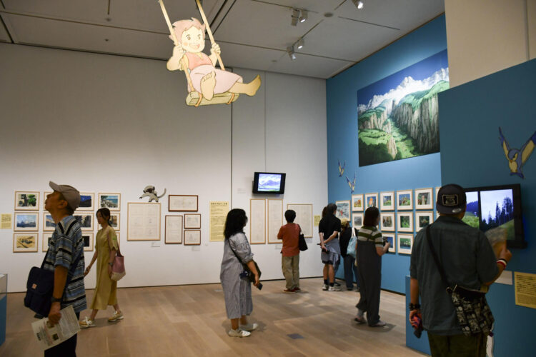 Siete años después de su fallecimiento, el legado del legendario director Isao Takahata, cofundador del emblemático Studio Ghibli, cobra nueva vida en una emotiva exposición presentada este jueves en Tokio a los medios. EFE/ Edurne Morillo