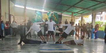 Boconó | Liceo Carlos Barazarte realiza revista gimnástica por su aniversario 