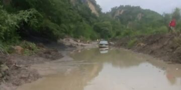 Continúan lluvias en Boconó: Daños estructuras, cierre de vías y autos atrapados