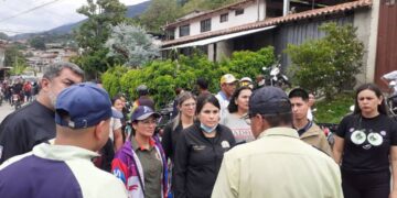 Legisladores merideños atienden solicitudes de afectados por las lluvias