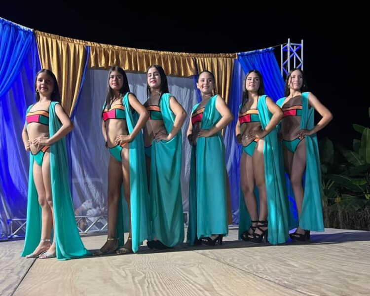 Electa reina de las Trigésimas ferias de San Juan Bautista en Junín del municipio Sucre
