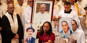 Venezuela celebra el anuncio de canonización de José Gregorio Hernández y Carmen Rendiles