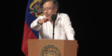 Petro denuncia de nuevo supuestos planes para asesinarlo