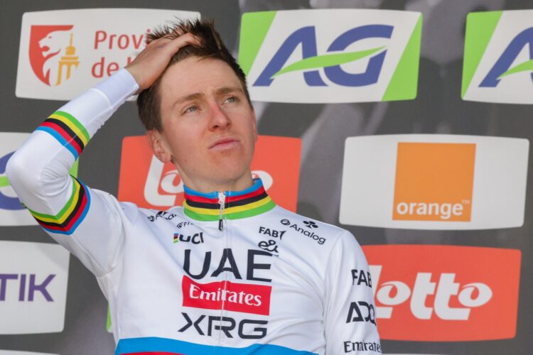 El esloveno Tadej Pogacar (UAE Team Emirates) en foto de archivo de OLIVIER MATTHYS. EFE/EPA/