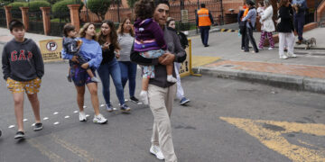 Un prolongado temblor de magnitud 6,5 sacude a Colombia sin víctimas hasta el momento