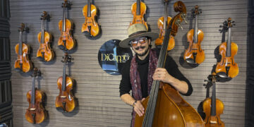 De tocar en la Sinfónica Juvenil de Caracas a abrir una tienda de música en España