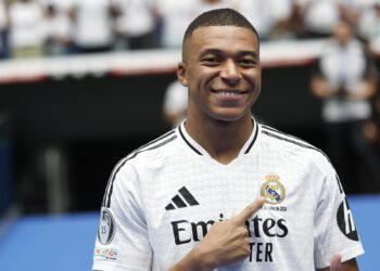 Mbappé vuelve a entrenarse con el grupo en la víspera del partido contra el Salzburgo