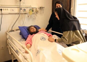 Tras nueve días de guerra, Irán no se cierra al diálogo pero eleva el tono hacia EE.UU.