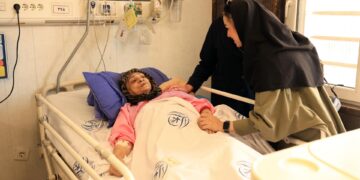 Tras nueve días de guerra, Irán no se cierra al diálogo pero eleva el tono hacia EE.UU.