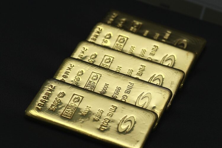 Lingotes de oro expuestos en un mercado de metales preciosos, en Seúl en una imagen de archivo. EFE/JEON HEON-KYUN