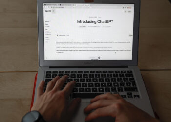 Un estudio internacional concluye que los chatbots de IA como ChatGPT no generan adicción