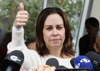 La esposa de Uribe Turbay agradece a Colombia su apoyo y llama a la unión del país