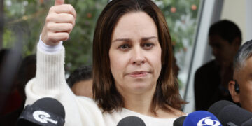 La esposa de Uribe Turbay agradece a Colombia su apoyo y llama a la unión del país