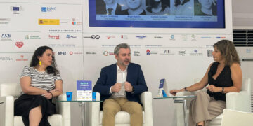 La desinformación viaja en español: de WhatsApp en Guatemala a Telegram en España