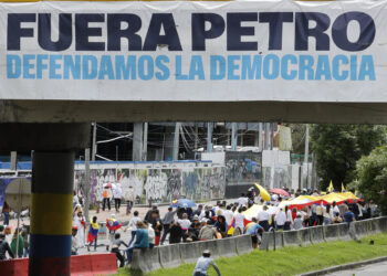 El Gobierno colombiano maneja tres hipótesis sobre el atentado al senador Miguel Uribe Turbay