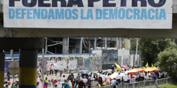 El Gobierno colombiano maneja tres hipótesis sobre el atentado al senador Miguel Uribe Turbay