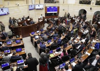 Reforma laboral en Colombia: cambios en recargos, contratos y trabajo en plataformas
