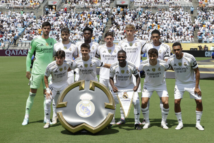 Jugadores del Real Madrid forman previo al partido del Mundial de Clubes ante el Pachuca el pasado domingo 22 en Charlotte (Estados Unidos). EFE/ André Coelho