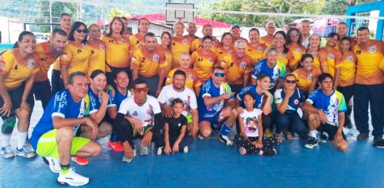 En el encuentro  Barinas vs Fundación "B", resultó victorioso el equipo local con un contundente 2-0 en sets(Foto Hablemos de Deporte)