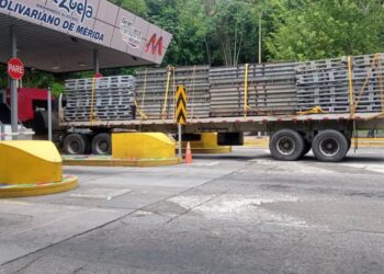 Arriban materiales estratégicos a Mérida para reparar puentes afectados por las lluvias