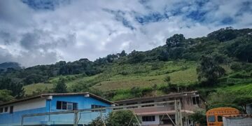 Preocupación en Boconó por daños en el Complejo Educativo Tostós tras fuertes derrumbes