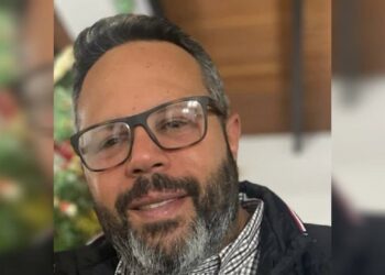 Hija de González Urrutia informa de audiencia preliminar a su esposo, preso hace 155 días