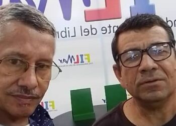Poeta Tito Peley presenta su libro “Colecciones Absurdas”