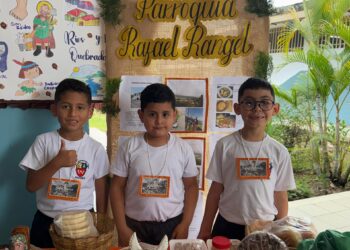 Estudiantes de la U.E. Dr. Leonardo Ruíz Pineda celebran la cultura y gastronomía de Boconó en muestra escolar