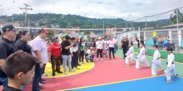 Alfredy Moreno visitó Cancha en Los Sin Techos y Valle de San Luis