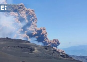 La actividad del volcán Etna se debilita tras su última y potente erupción