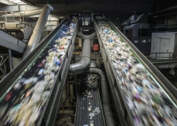 El mundo genera cada año 400 millones de toneladas de plástico y recicla menos de un 10 %