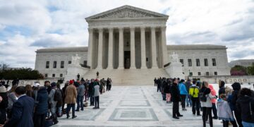 El Supremo da vía libre al Gobierno de Trump para deportar migrantes a terceros países