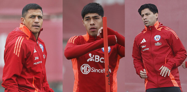 Tres de los delanteros llamados a marcar goles en la selección de Chile Alexis Sánchez (i), Darío Osorio (c) y Víctor Dávila no han cumplido y la Roja está al borde de la ausencia del tercer Mundial consecutivo. EFE/ Elvis González