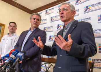 Uribe y Duque ven amenaza democrática en Colombia por llamado de Petro a consulta popular