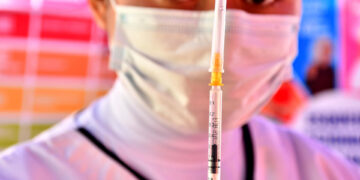 Bolivia recibe 100.000 vacunas contra el sarampión donadas por Venezuela