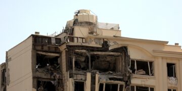 Más de 70 muertos y 300 heridos en los ataques israelíes en Irán, según medios