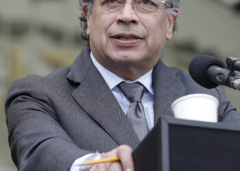 Petro dice que apelará suspensión de consulta popular: «Acato, pero me siento irrespetado»